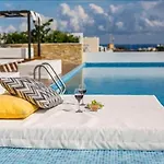 Menesse The City By Playa Moments